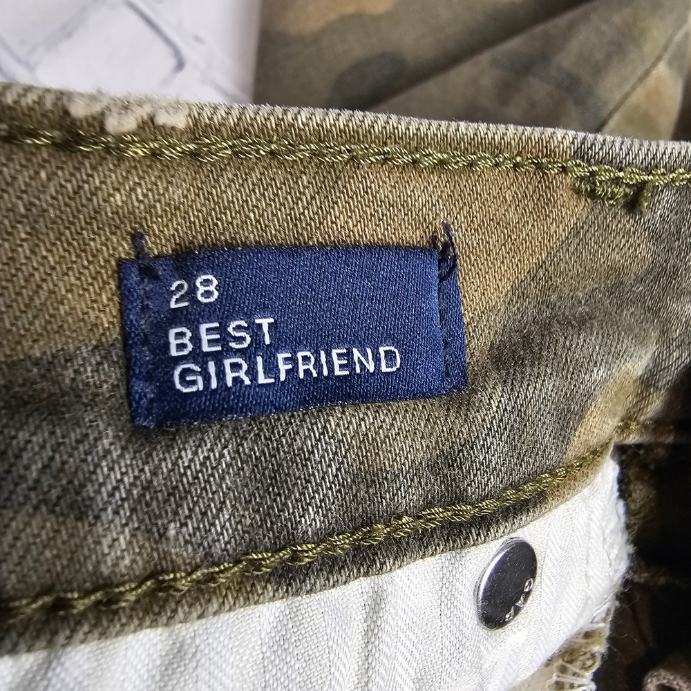 GAP Womens Size 28 Camo Distressed‎ Best Girlfriend Jeans 26 Inch Inseam Cropped - Picture 5 of 12